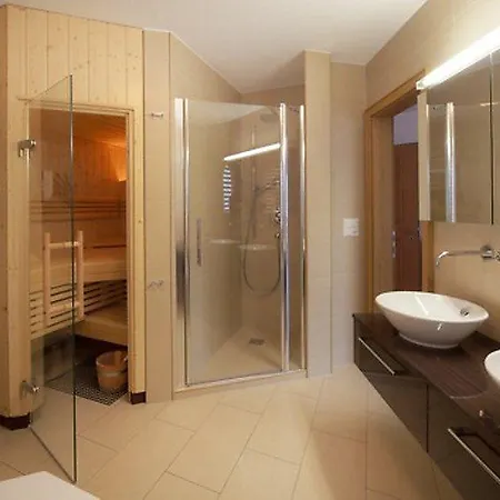 Residenz Ambassador Otel *
